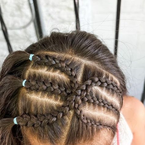 🎀 Grace 🎀 on Instagram: "A little spider 🕷️  . . Inspired by @polished.n.pretty ✨✨ . . . #dutchbraidhairstyle  #dutchbraids  #braidinspirations  #hairstyleofthedayhairspiration  #hairofinstagramcoolhair  #cutehairstyleforgirls  #kidshairinspiration  #schoolhairtouch  #toddlerhairstyleideas  #trenza  #peinados #peinadosparaniñas  #trenzasparaniñas  #編髪 #公主頭" Spider Man Hairstyles Girl, Prom Things, Dutch Braid Hairstyles, Girl Hair Dos, Dutch Braid, Toddler Hair, Girl Hair, Hairstyles For School, Hair Dos