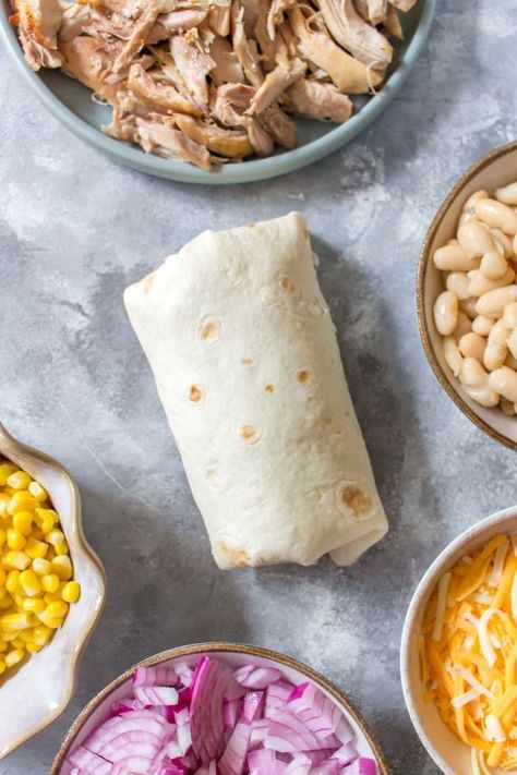 Freezer Chicken Burritos are super handy to have in the freezer. Meal prep these lazy chicken burritos this weekend! Freezer Buffalo Chicken, Burrito Freezer Meal, Meal Prep Chicken Burrito, Chipotle Chicken Burrito, Chipotle Menu, Garlic Rice Recipes, Freezer Prep, Tips For Meal Prepping, Cottage Meals