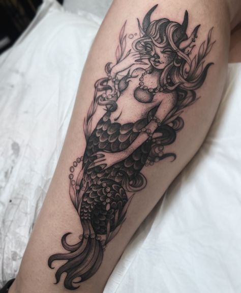 Witchy siren for the lovely Sunny. 🌞 - - - #blackwork #tattoo #mermaid #siren #illustrative #kawaii #creepy #witchy Spooky Mermaid, Kawaii Creepy, Tattoo Mermaid, Mermaid Siren, Mermaid Tattoo, Blackwork Tattoo, Blackwork, Tattoo Ideas, Mermaid