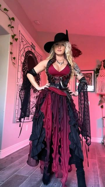 Blonde Pirate, Larp Ideas, Festival Fits, Steampunk Pirate, Pirate Outfit, Pirate Fashion, Ren Fair, Red Black Dress, Arte Punk