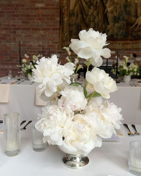 Buds of Brooklyn on Instagram: "bowl of cream for the table, don’t mind if I do! 🍦 // #boweryhotel #weddingflorist #brooklynflorist #spring #peony #summerflowers #peonies #reception #love" Cream Peony, Bowery Hotel, Spring Peony, Wedding Florist, Summer Flowers, The Table, Wedding Table, Summer Wedding, Peonies