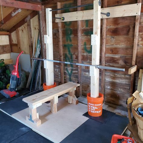 Diy Pullup Bar, Diy Exercise Equipment, Gym Plans, Home Gym Set, Gym Garage, Squat Stands, Diy Home Gym, Diy Gym, Diy Workout