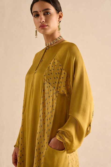 Goodearth Kurta, Good Earth Kurta, Stiching Styles, Earth Clothes, Khadi Kurta, Simple Kurtis, Elegant Wear, Good Earth, Cord Set