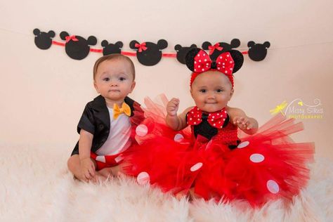 Twin Birthday Ideas Boy Girl, Twin Birthday Pictures, Boy Girl Twin Outfits, Twin Birthday Themes, Sibling Birthday Parties, Twin Birthday Parties, Mickey Birthday Party, Minnie Birthday Party, Boy Girl Twins