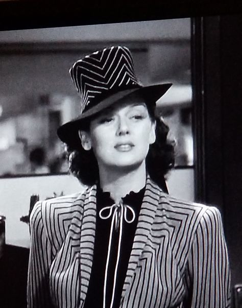 His Girl Friday, 100 Faces, Bogart And Bacall, Famous Females, It Happened One Night, Rosalind Russell, Claudette Colbert, Old Hollywood Actresses, Classic Cinema