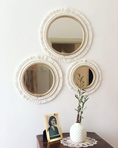 Round Macrame Wall Hanging Diy, Round Boho Mirror, Macrame Mirror Tutorial, Macrame Mirrors, Fringe Mirror, Boho Mirror Wall, Macrame Mirror Wall Hanging, Round Macrame, Boho Mirrors