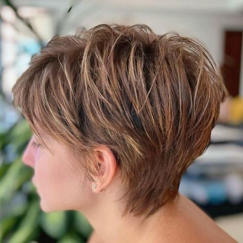 Sliced Tapered Pixie for Straight Hair Layered Pixie Haircuts, Feathered Hair Cut, Wavy Pixie, Haircut 2024, Short Layered Haircuts, Long Hair With Bangs, Short Pixie Haircuts, Haircut For Thick Hair, Haircuts For Fine Hair