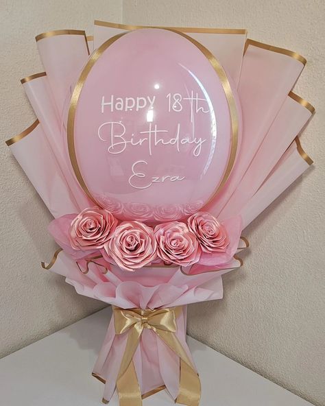 Flower Balloon Bouquet 💐 🎈 ✨️ #balloonbouquet #eternalroses #gifideas Chicken Birthday, Birthday Balloon Bouquet, Balloon Flowers, Decoration Party, Balloon Bouquet, July 17, 18th Birthday, Birthday Balloons, Party Planning