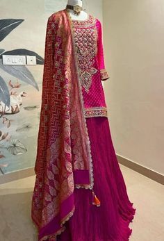 Pink Bandhani Lehenga, Chaniya Design, Rajputi Dress, Womens Trendy Dresses, Pakistani Fashion Party Wear, Dress Design Patterns, Embroidery Suits Design, Party Wear Indian Dresses, Fancy Blouse Designs