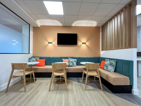 Staff Lounge Design, Staff Room Ideas, Meeting Room Furniture, Staff Lounge, Staff Room, Cafe Furniture, Charing Cross, Hospital Staff, New Space