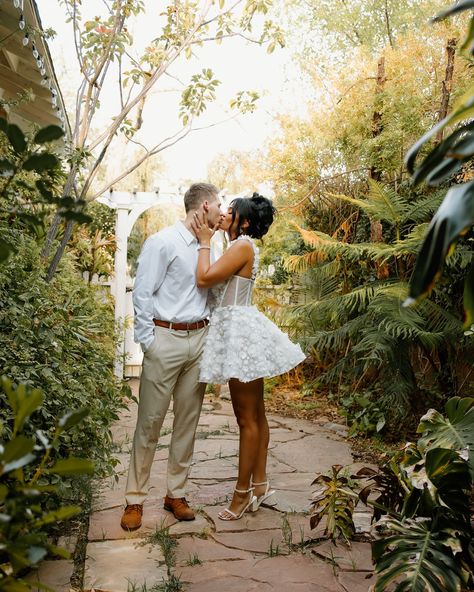 A fairytale✨🫶🏼☁️ • • • • #arizona #arizonaphotographer #arizonaphotography #mesaphotographer #arizonaportraitphotographer #arizonaphotographers #scottsdalephotographer #scottsdalephotography #gilbertphotographer #gilbertphotography #portraitphotography #portraitphotographer Phoenix Arizona Engagement Photos, Arizona Engagement Photos, City Photoshoot, Arizona Engagement, Arizona Photography, Garden Engagement, Engagement Inspo, Arizona Photographer, Secret Gardens