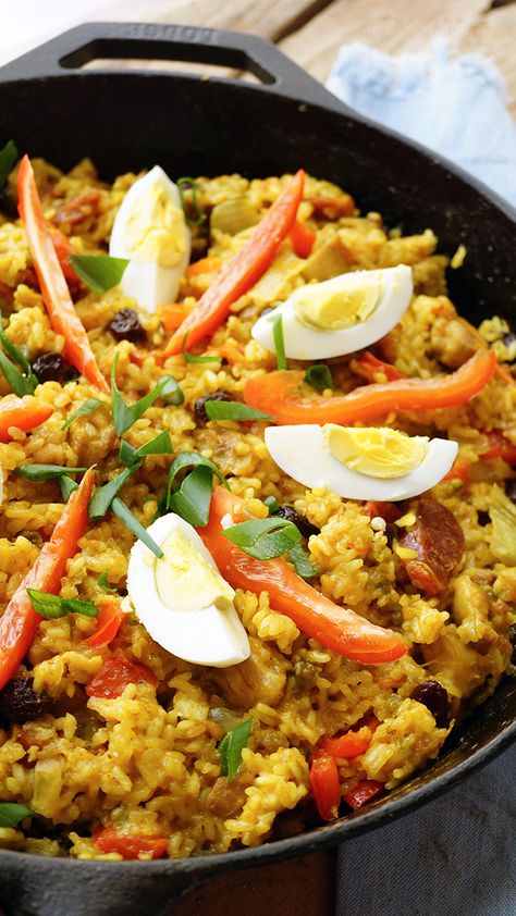 Valenciana Recipe, Caldereta Recipe, Filipino Food Recipes, Hispanic Recipes, Blossom Cake, Filipino Recipe, Happy Eating, Pinoy Recipes, Filipino Foods