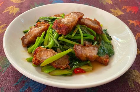 Crispy Pork Belly Stir Fry With Chinese Kale - My Thai Cooking Cook Pork Chops, Cooking Boneless Pork Chops, Thai Food Restaurant, Leftover Pork Chops, Tasty Thai, Leftover Pork, Mapo Tofu, Pork Stir Fry, Crispy Pork Belly