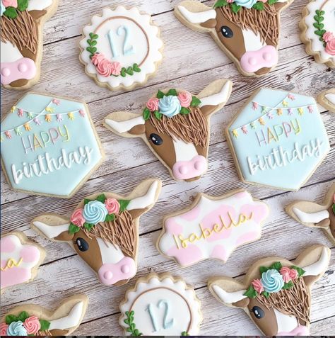 Cow Birthday Cake, Cow Baby Shower Theme, Cow Cookies, Cow Birthday Parties, Farm Cookies, Cow Cakes, Cow Baby Showers, Farm Themed Birthday Party, Cowgirl Baby