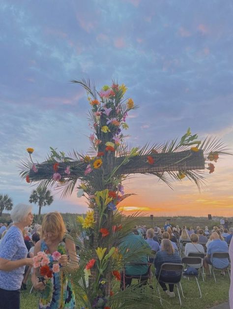 #aesthetic #christianity #christianaesthetic #Jesus #easter #sunday #lifestyle #inspo #insta Jesus Easter, Easter Sunday, A Cross, Happy Easter, Jesus, Easter, Lifestyle, Flowers