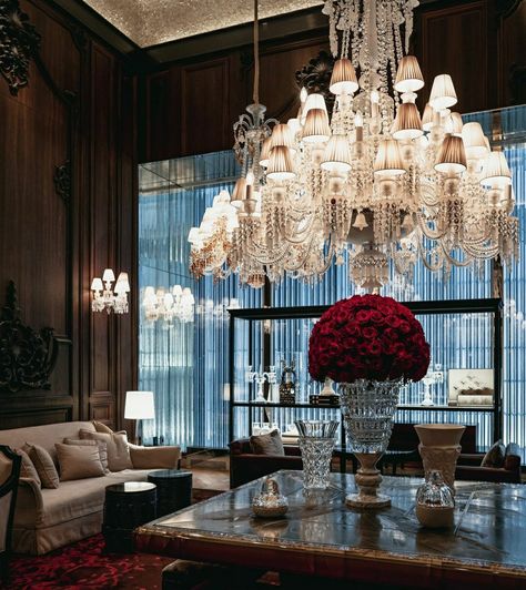 Baccarat Hotel, Mansions Interior, Antique Home Decor Ideas, Architecture Sculpture, Luxury Mansions Interior, Luxury Mansions, Christmas Mantle Decor, Home Entrance, Rustic Home Design