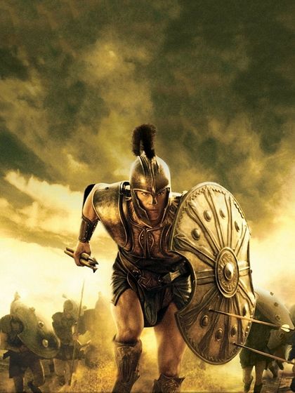 Brad Pitt is perfectly Achilles Troy. 2007 Troy Achilles, Troy Movie, Brad Pitt Movies, Eric Bana, Greek Warrior, Historical Movies, Grece Antique, Spartan Warrior, Orlando Bloom