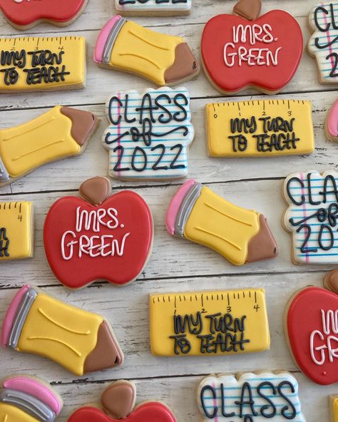 Graduation Teacher Cake, Grad Party Teacher Theme, Graduation Party Teacher Theme, New Teacher Shower Ideas, Teacher Graduation Cookies, Teacher College Graduation Party Ideas, Teacher Shower Party, Teacher Themed Graduation Party, Teacher Cookies Decorated