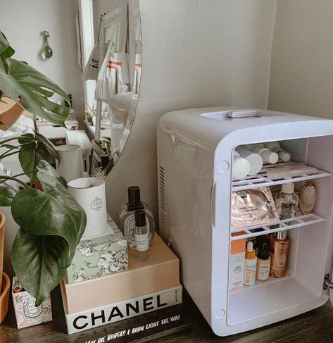 Fridge Aesthetic, Fridge Essentials, Rangement Makeup, Mini Fridge, Cute Room Decor, Beauty Skin Care Routine, Room Inspiration Bedroom, Beauty Room, Room Ideas Bedroom