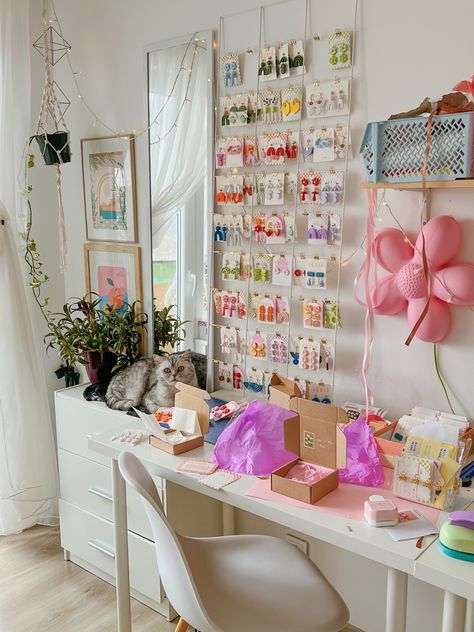 Pretty workspace and a sleepy cat is all I need right now 😽✨ Pretty Workspace, Workspace Ideas, Abstract Earrings, Retro Earring, Living Water, Sleepy Cat, Pretty Box, Birthday Gifts For Girlfriend, Delicate Jewelry