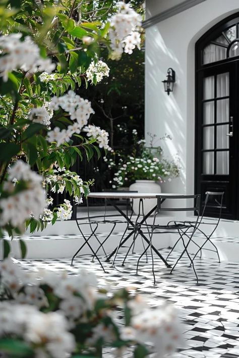 Black and White Patio Ideas for Chic Outdoor Spaces Patio Black And White, Black And White Patio Ideas, White Patio Ideas, Black And White Patio Decor, Black And White Outdoor Patio, White Outdoor Patio, Black And White Patio, Winter Bedroom Decor, Monochrome Decor