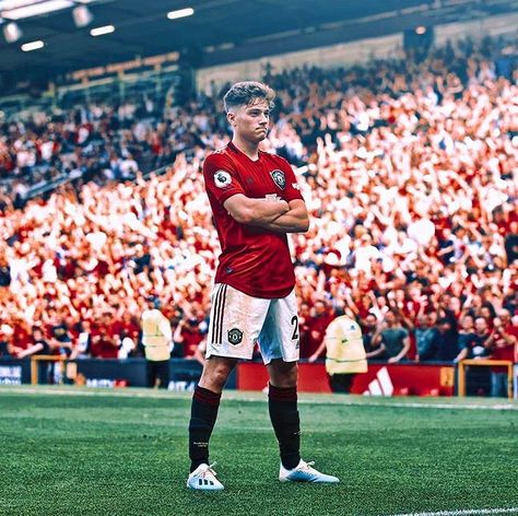 David Beckham Manchester United, Manchester United Art, Manchester United Logo, Manchester United Team, Messi Soccer, Manchester United Wallpaper, Daniel James, Soccer Girl Problems, English Football League