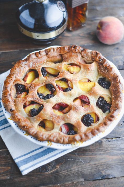 Boozy Peach-Blackberry Pie Fruit Pies, Blackberry Pie, Thanksgiving Cakes, Raspberry Pie, Fruit Pie, Shot Recipes, Food O, Strawberry Rhubarb, Delicious Pies