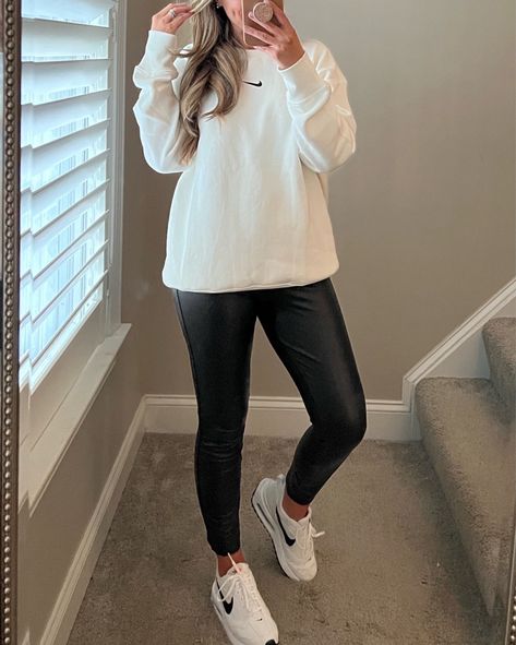 Nike Oversized Sweatshirt Outfit, Sweatshirt Leather Pants, Leather Leggings Sweatshirt Outfit, Oversized White Sweatshirt Outfit, Leather Pants Oversized, Nike Sweatshirt Outfit, White Sweatshirt Outfit, Homecoming Fits, Faux Leather Leggings Outfit