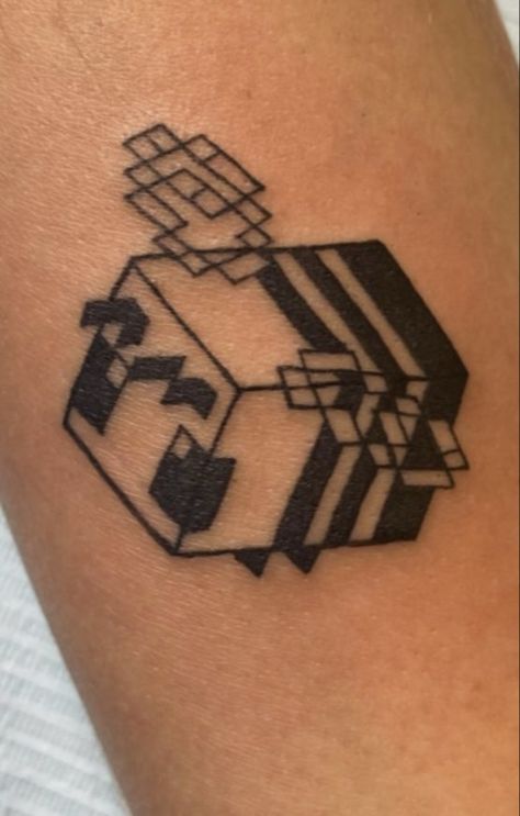 Simple Minecraft Tattoo, Minecraft Tatoos Ideas, Dsmp Inspired Tattoos, Minecraft Bee Tattoo, Enderman Tattoo, Minecraft Heart Tattoo, Minecraft Flower Tattoo, Gamer Tattoo Ideas, Dsmp Tattoo