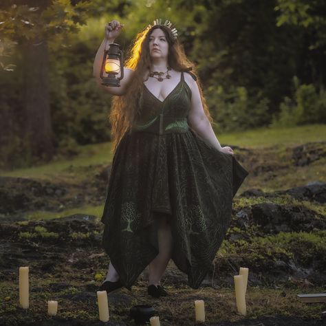 “Oh, look. Another glorious morning! Makes me sick!”🕯️⁠ ⁠ ⁠ 🕯️⁠ 🕯️⁠ 🕯️⁠ 🕯️⁠ 🕯️⁠ ⁠  Model:@juliathefae⁠ 🕯️⁠ ⁠ ⁠ #darkcottage #witchcore #darkcottagecore #darkfashion #woodlandgoth #witchaesthetic #witchyfashion #witchclothing #witchywoman #darkmagic #darkaesthetic  #villagewitch#gothicfashion  #altfashion #alternativestyle #casualwitch  #magick  #forestfashion #vintagewitch Dark Cottagecore Fashion, Forest Fashion, Witch Core, W.i.t.c.h Aesthetic, Fashion Moodboard, Vintage Witch, Dark Cottagecore, Cottagecore Fashion, Witchy Fashion