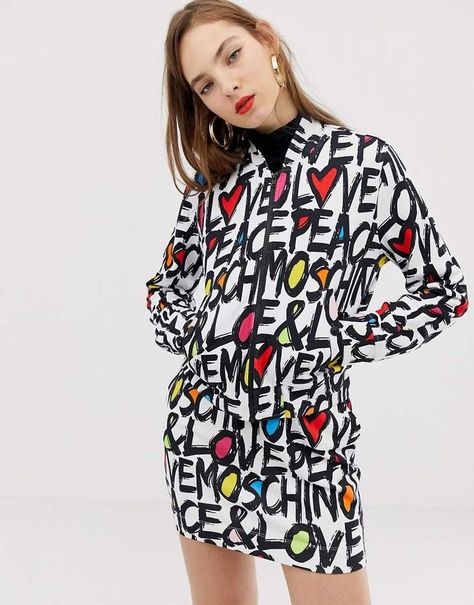 Love Moschino graffiti logo bomber jacket Graffiti Clothing, Graffiti Logo, Bold Typography, Love Moschino, Baseball Jacket, Cropped Jacket, Looks Style, Pop Fashion, Crop Jacket