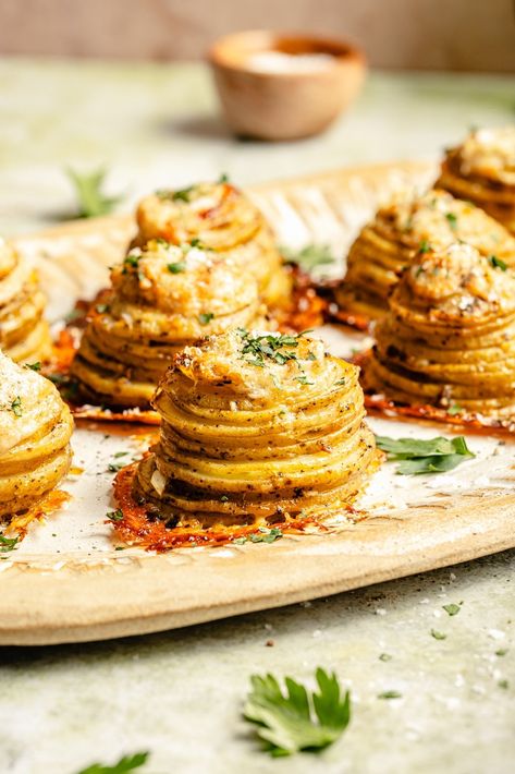 Cheesy, crispy cacio e pepe potato stacks made with super simple ingredients for a fun, unique potato side dish! These easy potato stacks get roasted to golden perfection and are such a great way to surprise and delight guests this holiday season. Stacked Potatoes, Healthy Winter Recipes, Sweet Potato Casserole Healthy, Cottage Cheese Dips, Healthy Winter Meals, Potato Side Dish, Potato Stacks, Roasted Potato, Ambitious Kitchen