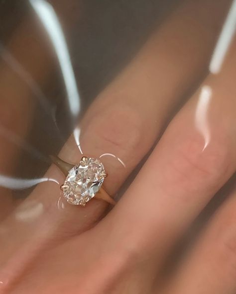 Inspo is watercolor 💦 The original Mila set with a lab created 2.09ct antique oval diamond in 14k yellow gold featuring the sweetest swoopy tapered shank ✨ Tapered Shank Engagement Ring, Oval Engagement Ring Tapered Band, Antique Moval Engagement Ring, Tapered Engagement Ring, Engagement Rings Oval, Instagram Inspo, Oval Diamond, Band Rings, The Original