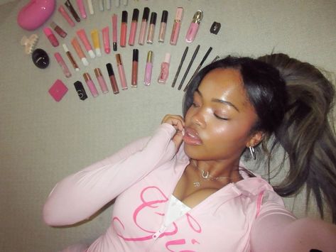 𝒦 Girly Baddie Aesthetic, Chanel Lipgloss, Aesthetic Lipgloss, Coconut Aesthetic, Rhode Skin, Lipgloss Makeup, Coco Austin, Girl Guide, Pretty Pink Princess