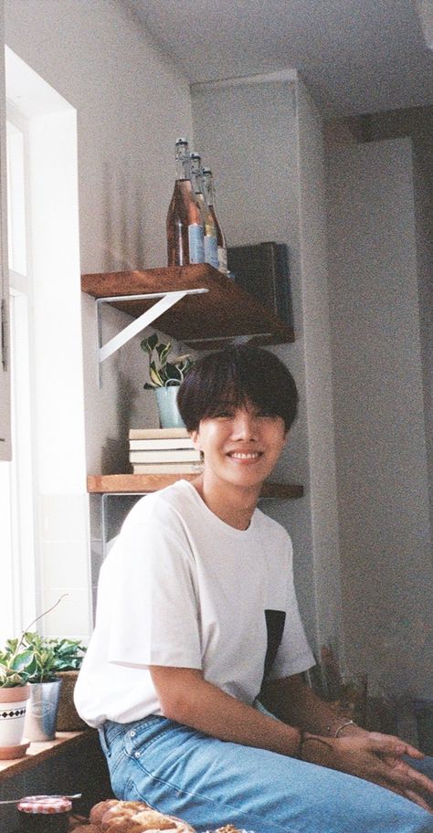 Jhope Cute Wallpaper, Hobi Wallpapers, J-hope Boyfriend Material, Hope On The Street, Jhope Bts Wallpaper, J-hope Photoshoot, Hoseok Wallpaper, Hope Wallpaper, Jhope Cute