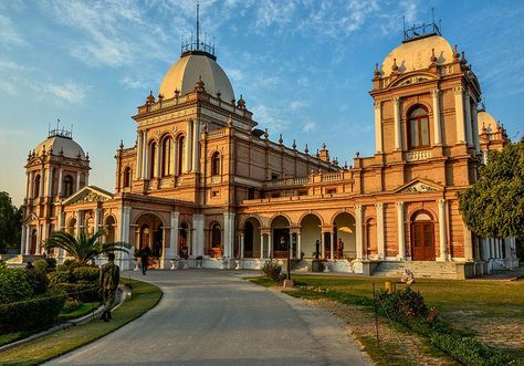 White Mughals Fan on Twitter: "Noor Mahal in Bawahalpur, Punjab, Pakistan http://t.co/hx7JzKqxrv @ambrin_hayat @Mominakhans @ImZeesh @wilmerdon http://t.co/BJHmJOvVSw" Noor Mahal Bahawalpur, Noor Mahal, Pakistan Culture, Awesome Architecture, Pakistan Travel, Gilgit Baltistan, Family Tour, Time Magazine, Famous Places