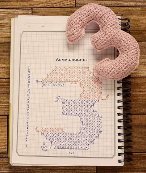 Crochet Alphabet Letters, Crochet Numbers, Crochet Alphabet, Crochet Letters, Knitted Accessories, Letters Pattern, Alfabet Letters, Pola Amigurumi, Crochet Diy