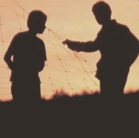 The Outsiders Book Aesthetic, 80s Love Aesthetic, Two Brothers Aesthetic, Ponyboy And Johnny, The Outsiders Aesthetic, Outsiders Aesthetic, Brother Aesthetic, Brothers Aesthetic, Greaser Aesthetic