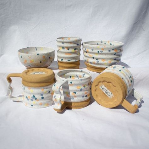 Colorful Pottery, Pottery Mugs, Art Classes, Sugar Bowl Set, Confetti, Ceramic Mug, Tea Pots, Glaze, Polka Dot