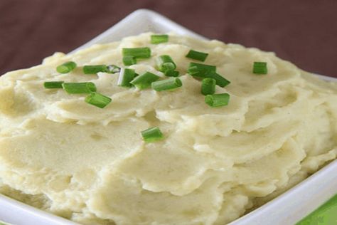 Wasabi Mashed Potatoes, Garlic Mashed Cauliflower, Creamy Mashed Cauliflower, Roasted Garlic Mashed Potatoes, Cauliflower Potatoes, Quick Side Dishes, Vegan Roast, Mashed Potato Recipes, Garlic Mashed Potatoes