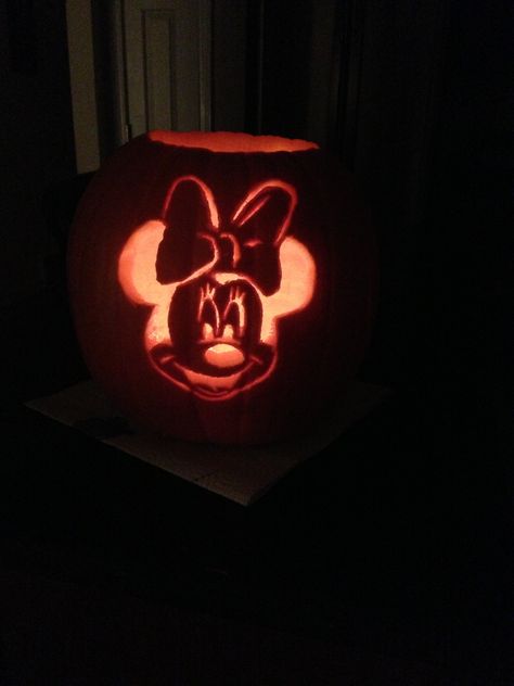 Minnie Mouse jackolantern! Template from http://spoonful.com/printables/pumpkin-carving-template-minnie-mouse Mini Mouse Pumpkin Carving, Jackolantern Template, Minnie Pumpkin Carving, Minnie Mouse Pumpkin Carving, Mini Mouse Pumpkin, Mouse Pumpkin Carving, Carving Pumpkins Ideas, Minnie Pumpkin, Pumpkin Carving Template