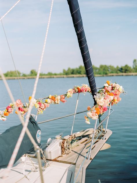 Party Reference, Yacht Wedding Reception, Sailboat Wedding, Couple Inspiration, Yacht Wedding, Boat Wedding, Rings Ceremony, Sea Side, Ceremony Wedding