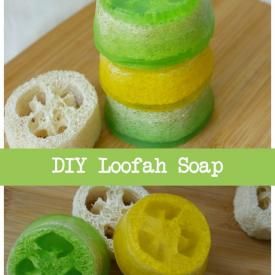 Diy Soap On A Rope, Diy Loofah, Loofah Soap Diy, Luffa Sponge, Easy Gift Idea, Diy Soap Recipe, Homemade Wedding Gifts, Soap Tutorial, Soap On A Rope