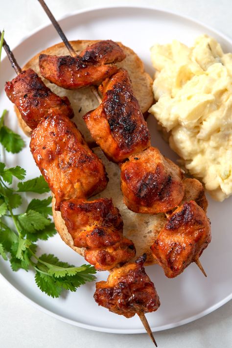 Pinchos de Cerdo (pork kabobs) - Kitchen Gidget Latin Food Recipes Puerto Rico, Pinchos Puerto Rican, Puerto Rican Food Recipes, Latin Meals, Mexican Bbq, Puerto Rican Food, Spanish Cooking, Pork Kabobs, Chicken Bowl Recipe