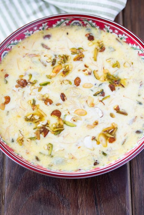 Sheer Khurma Recipe Sheer Khurma, Best Indian Recipes, Best Lunch Recipes, Assorted Nuts, Sweet Smoothies, Festive Desserts, Eid Ul Fitr, Roasted Nuts, Pakistani Food