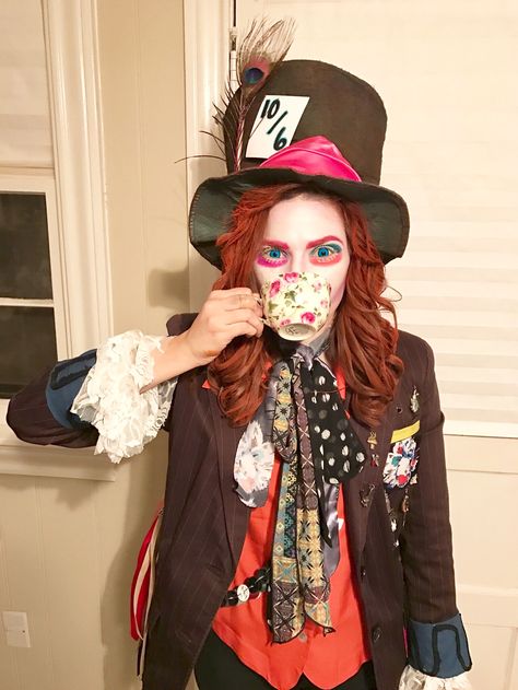 Mad hatter costume diy jacket diy hat makeup Mad Hatter Jacket Diy, Mad Hatter Bow Tie Diy, Mad Hatter Easy Costume, Mad Hatter Costume Diy Women, Mad Hatter Hat Diy, Mad Hatter Costume Female Diy, Diy Mad Hatter Costume, Mad Hatter Wig, Mad Hatter Cartoon