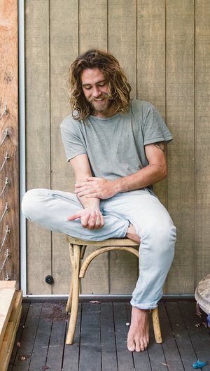 Matt Corby. Mens Surfer Style, Matt Corby, Long Hair Beard, Surfer Style, Boys Long Hairstyles, Surf Style, Long Hair Styles Men, Hair And Beard Styles, Good Looking Men