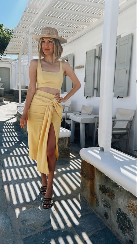 Summer matching set, Mykonos OOTD, vacation outfit Summer Outfits For Europe, Outfits For Europe, Honeymoon Dress, Italian Summer Outfits, Open Dress, Outfits Matching, Vacation Outfit, Photoshoot Dress, Go Crazy