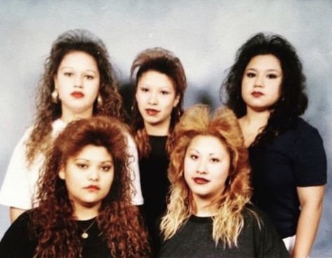 Chola Hairstyles Old School, Chicana Hairstyles, Chola Makeup, Old School Pictures, Chola Girl, Chola Style, Chicana Style, 80s Hair, Athletic Hairstyles