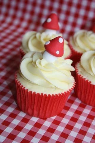 Trippy Cupcakes, Mushroom Cupcakes, Mushroom Party, Mushroom Cake, Cottagecore Food, Red Cupcakes, Tiny Cakes, Simple Cake Designs, Pretty Dessert